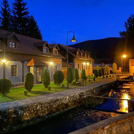 Hotel Gacka Оточац Экстерьер фото