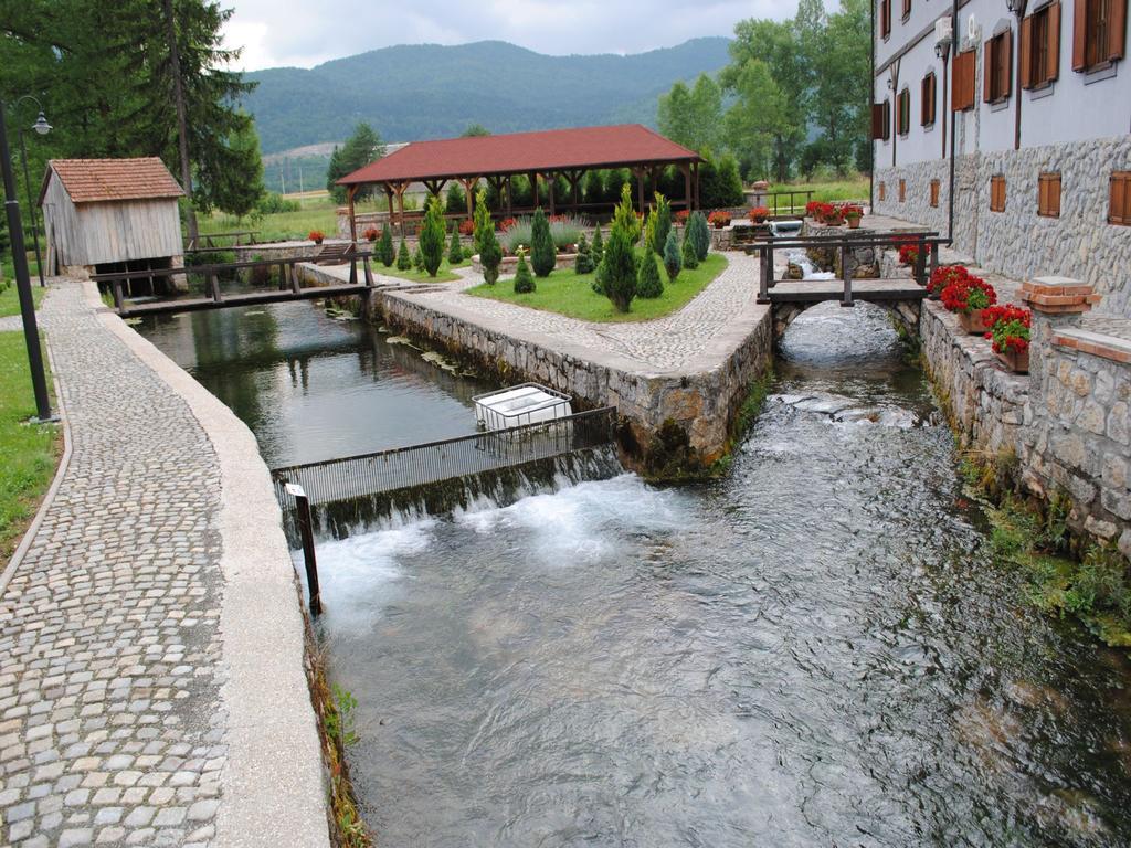 Hotel Gacka Оточац Экстерьер фото