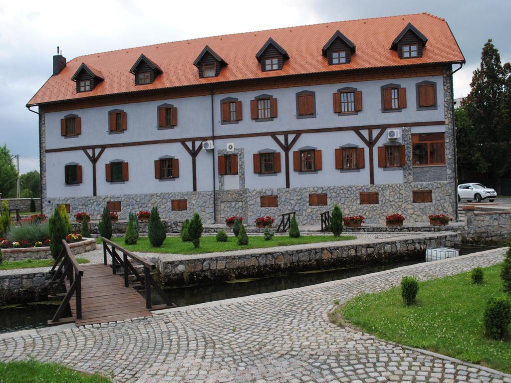 Hotel Gacka Оточац Экстерьер фото