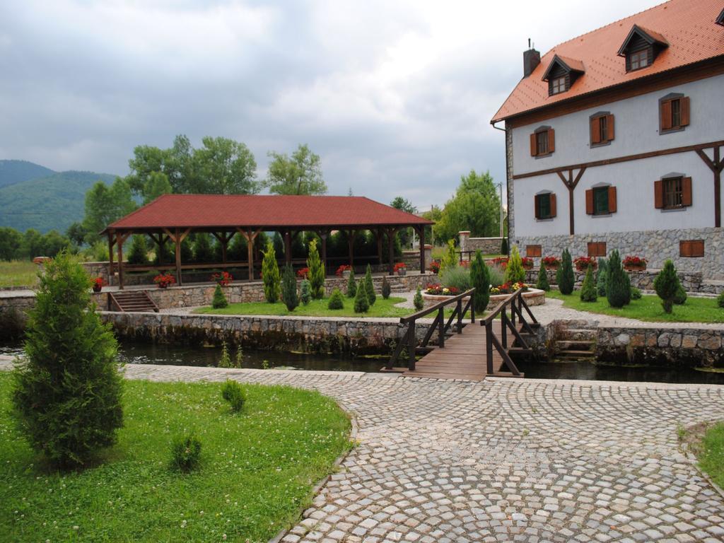 Hotel Gacka Оточац Экстерьер фото