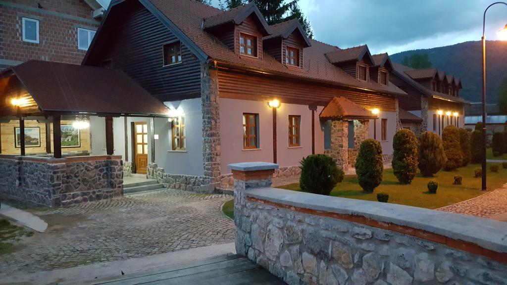 Hotel Gacka Оточац Экстерьер фото