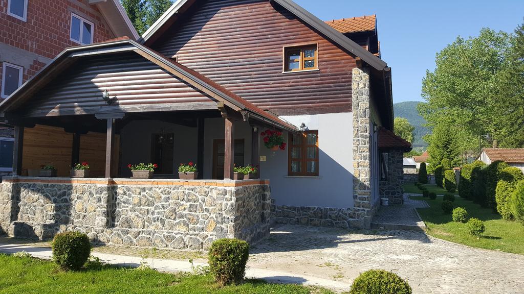 Hotel Gacka Оточац Экстерьер фото