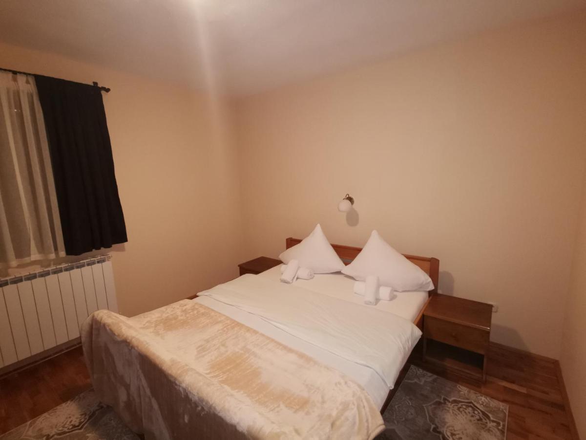 Hotel Gacka Оточац Экстерьер фото
