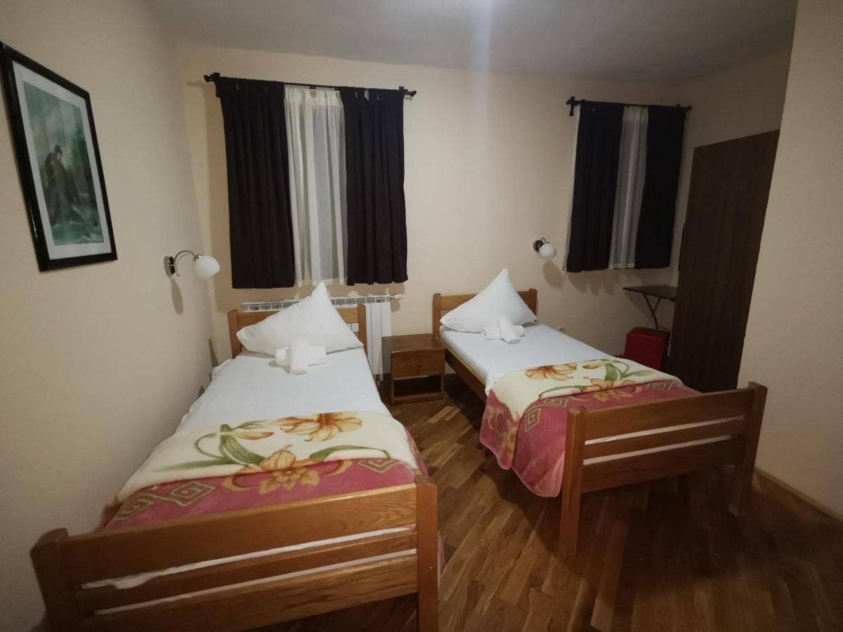 Hotel Gacka Оточац Экстерьер фото