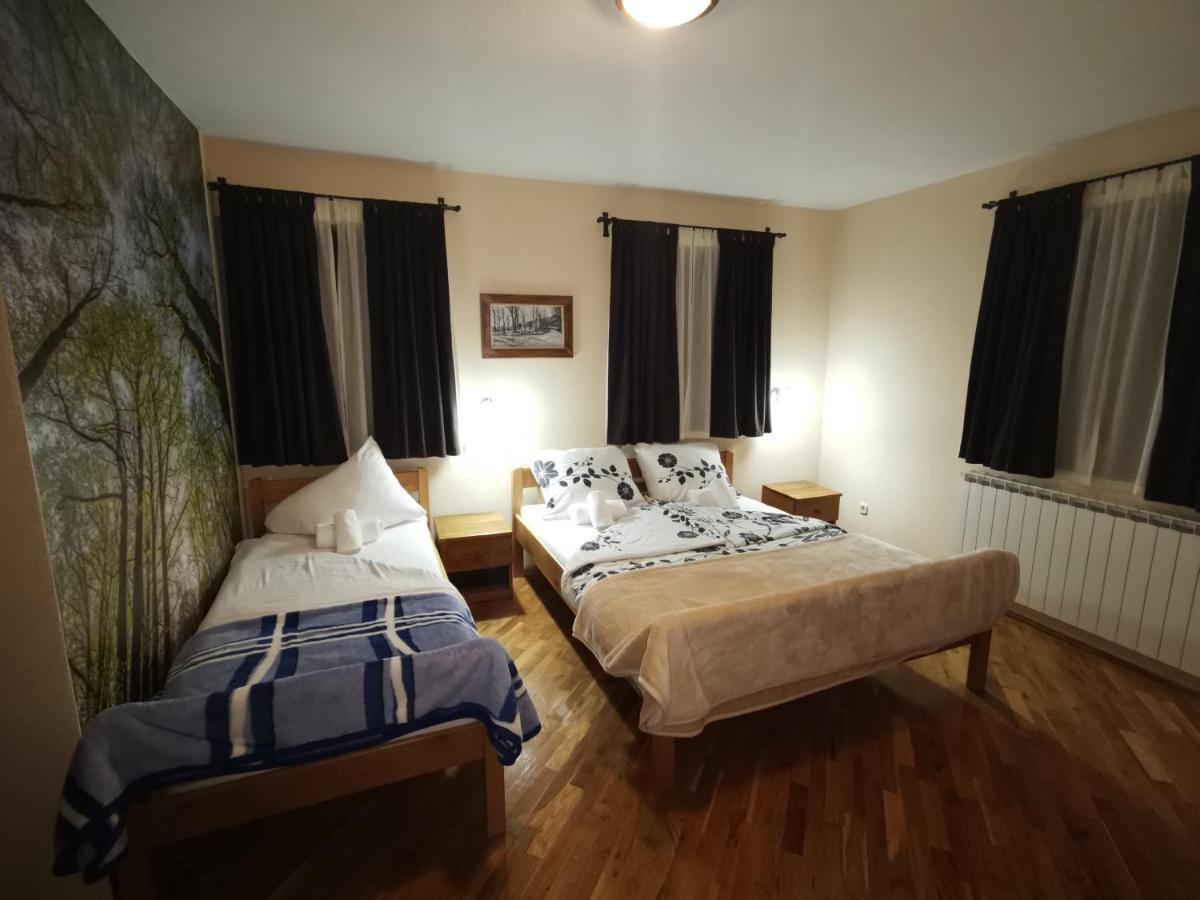 Hotel Gacka Оточац Экстерьер фото